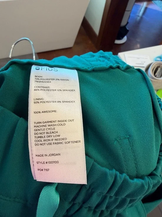 Figs Hunter Green Set - Picture 5 of 6